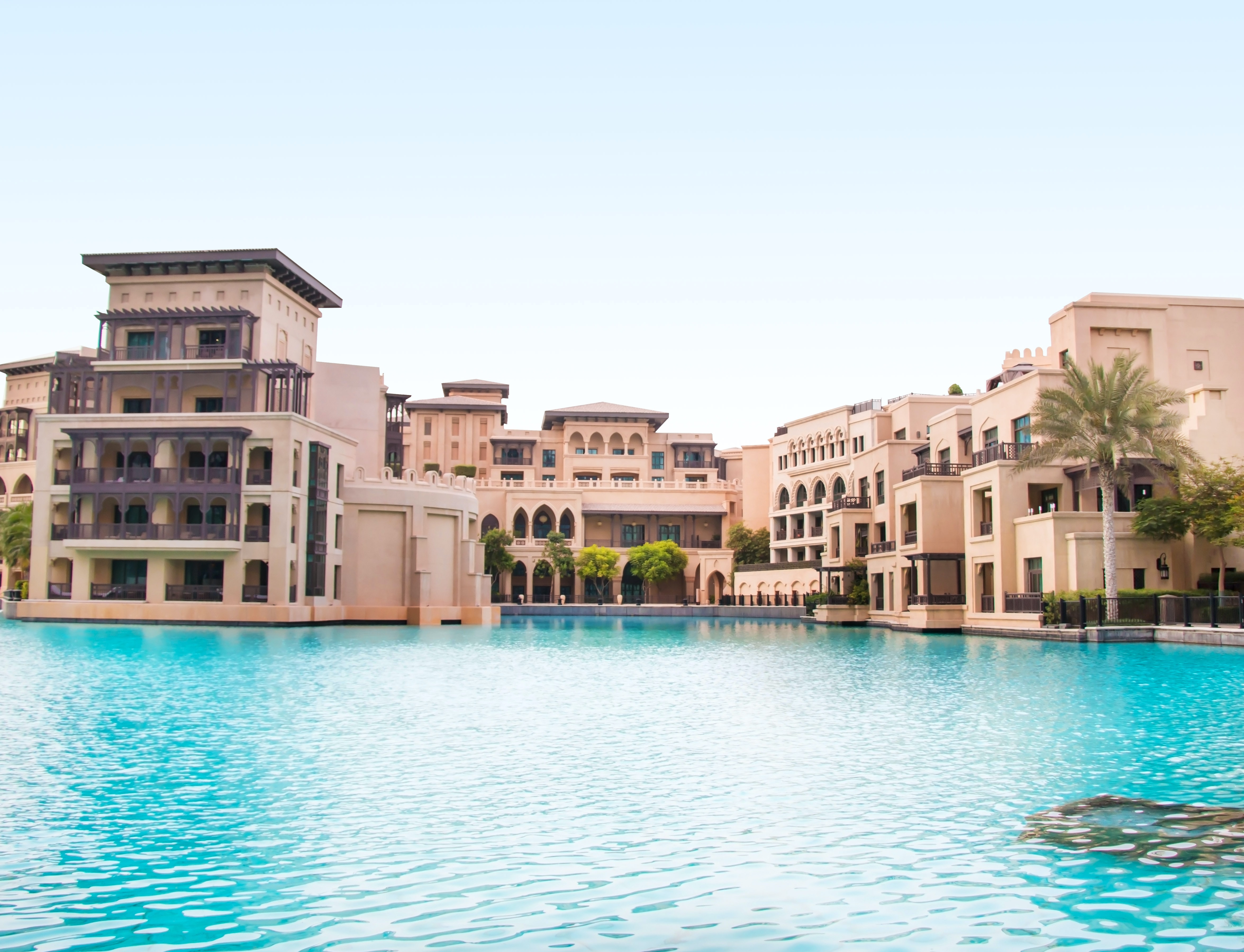 Dubai Travel Rules 2026: Dress Code, Alcohol, Ramadan, Fines & Etiquette