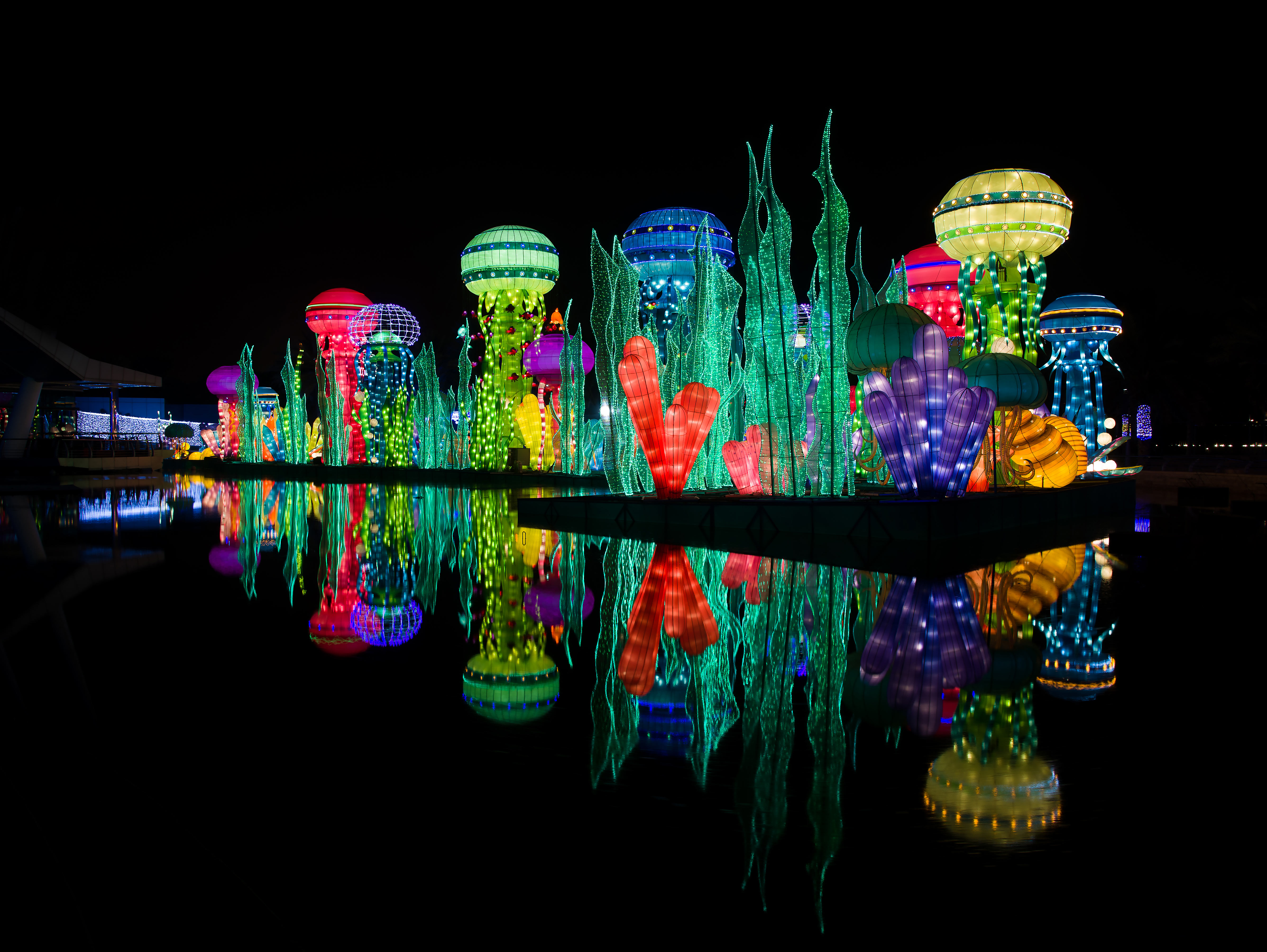 Dubai Garden Glow
